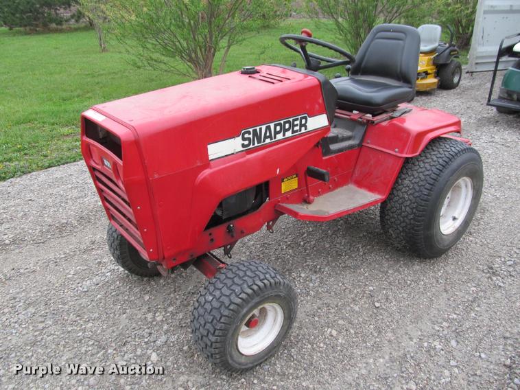 image for item DT9519 Snapper 1855A lawn tractor
