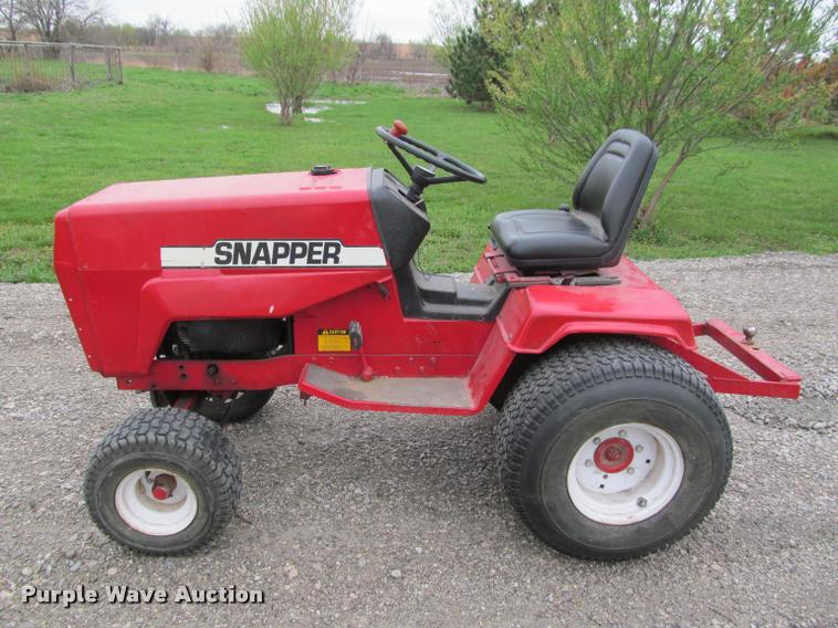 image for item DT9519 Snapper 1855A lawn tractor