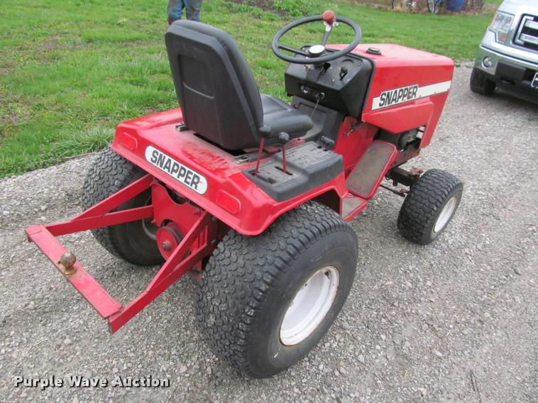 image for item DT9519 Snapper 1855A lawn tractor