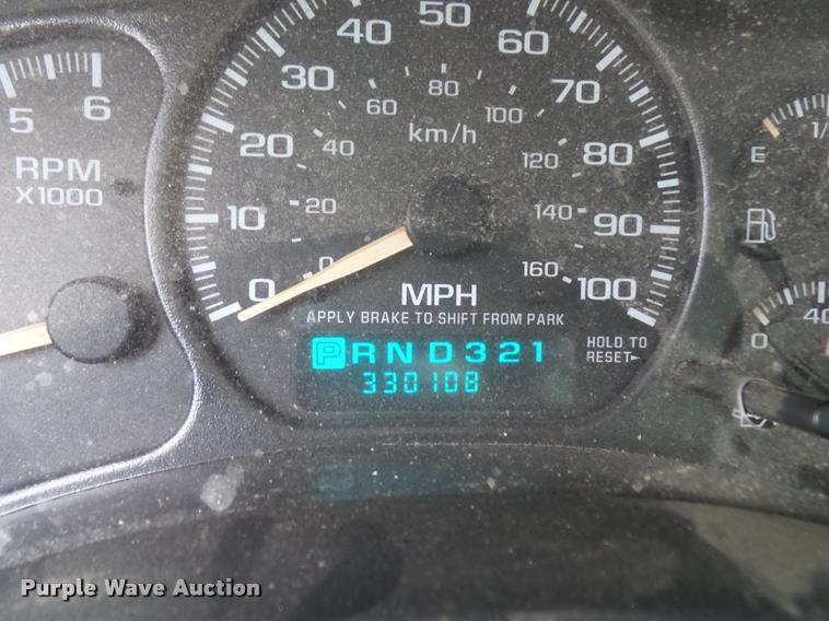 image for item J1520 2002 GMC Sierra 1500 pickup truck