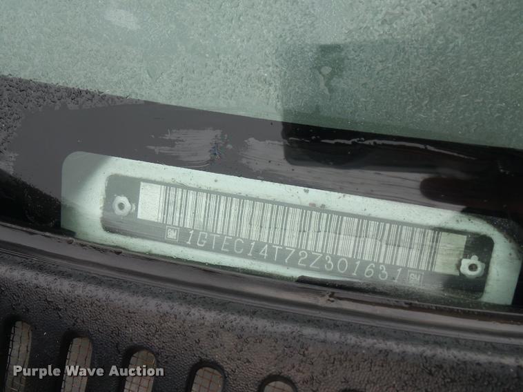 image for item J1520 2002 GMC Sierra 1500 pickup truck