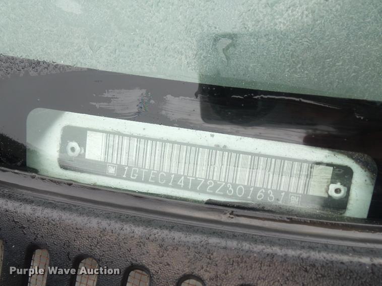 image for item J1520 2002 GMC Sierra 1500 pickup truck