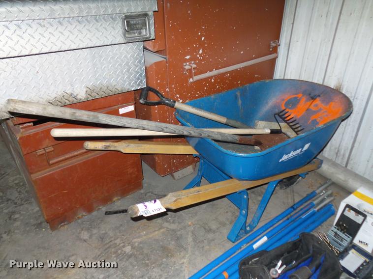 image for item J1521 Lawn and garden equipment