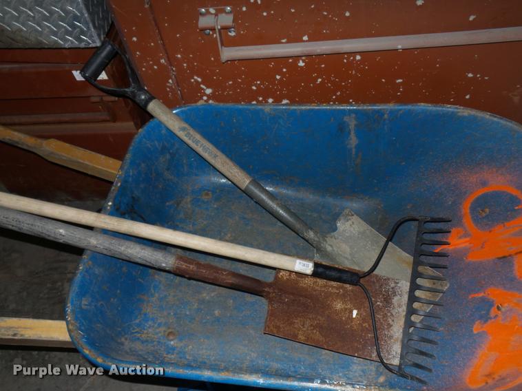 image for item J1521 Lawn and garden equipment