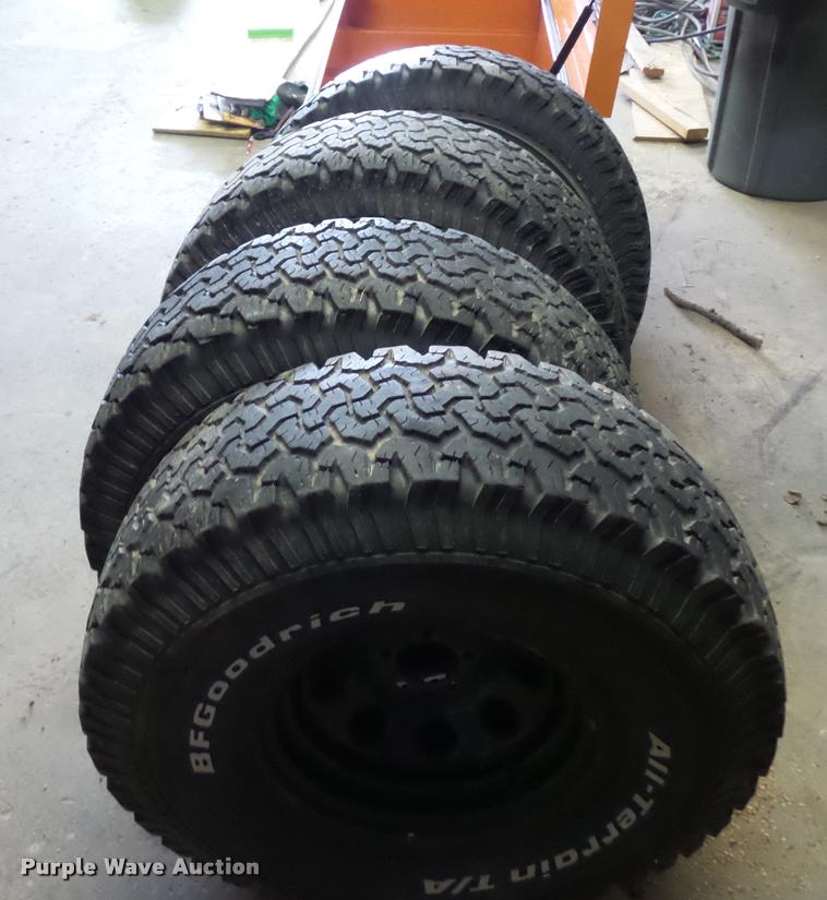 image for item J1523 (4) tires and wheels