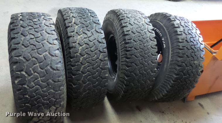 image for item J1523 (4) tires and wheels