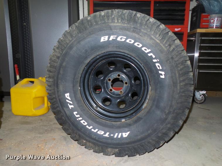 image for item J1523 (4) tires and wheels