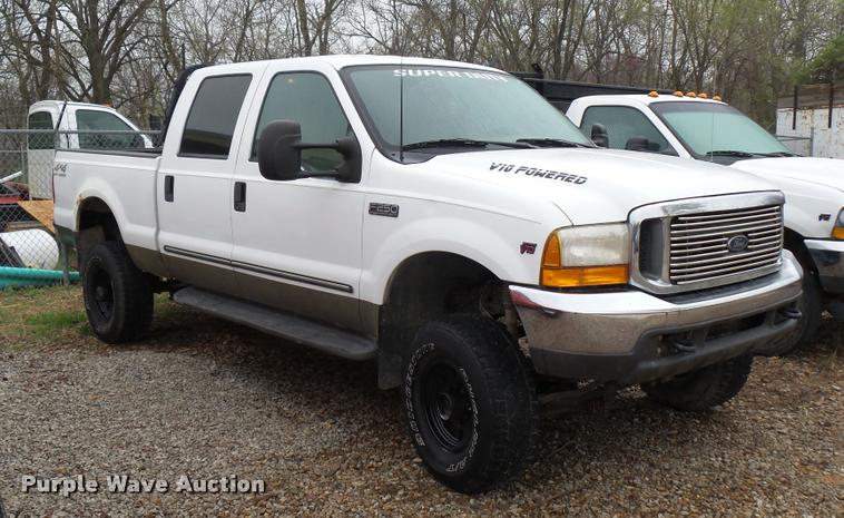 image for item J1525 2000 Ford F250 Super Duty Crew Cab pickup truck