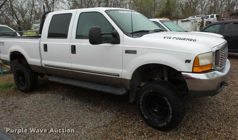 image for item J1525 2000 Ford F250 Super Duty Crew Cab pickup truck