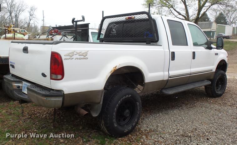 image for item J1525 2000 Ford F250 Super Duty Crew Cab pickup truck