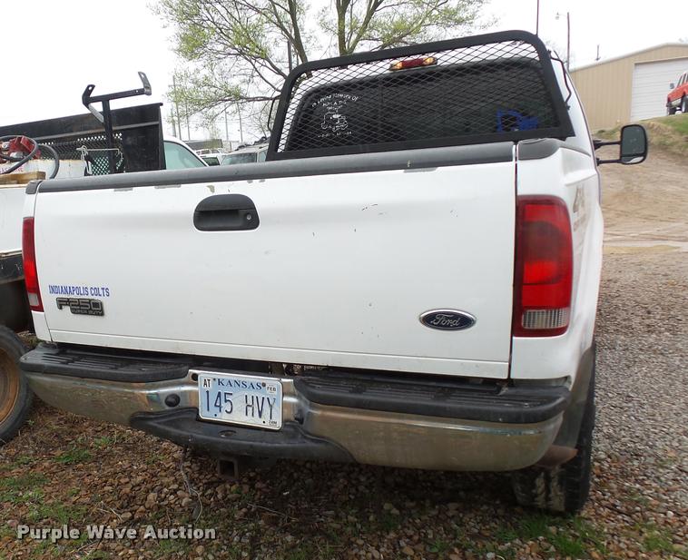 image for item J1525 2000 Ford F250 Super Duty Crew Cab pickup truck