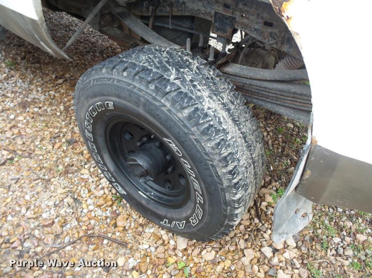 image for item J1525 2000 Ford F250 Super Duty Crew Cab pickup truck