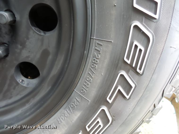 image for item J1525 2000 Ford F250 Super Duty Crew Cab pickup truck