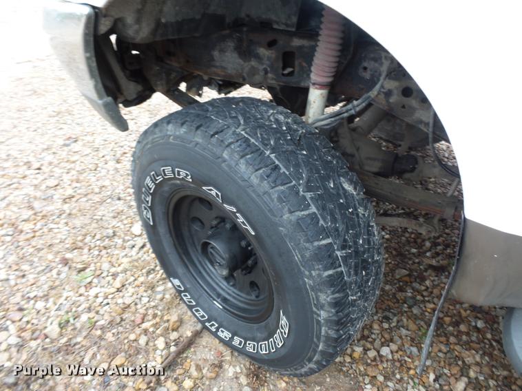 image for item J1525 2000 Ford F250 Super Duty Crew Cab pickup truck