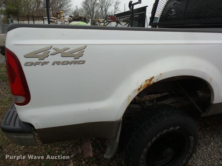 image for item J1525 2000 Ford F250 Super Duty Crew Cab pickup truck