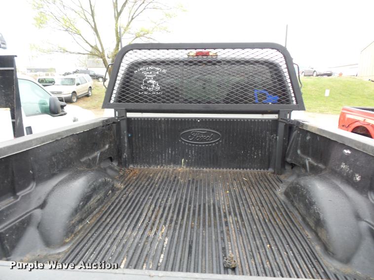 image for item J1525 2000 Ford F250 Super Duty Crew Cab pickup truck