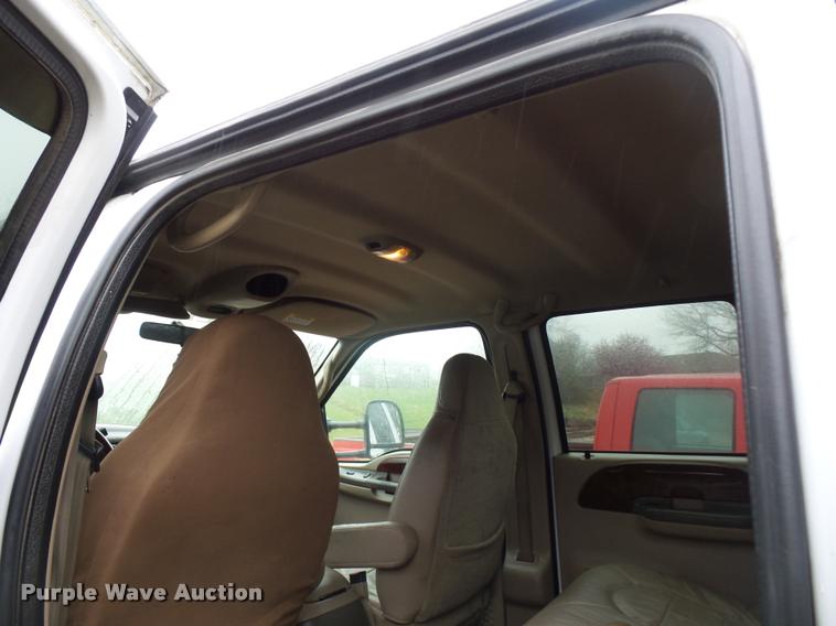 image for item J1525 2000 Ford F250 Super Duty Crew Cab pickup truck