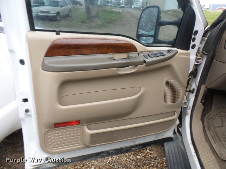 image for item J1525 2000 Ford F250 Super Duty Crew Cab pickup truck