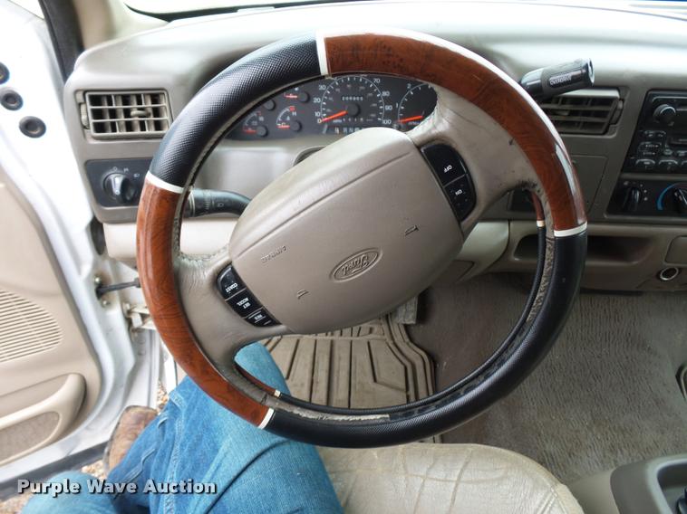 image for item J1525 2000 Ford F250 Super Duty Crew Cab pickup truck