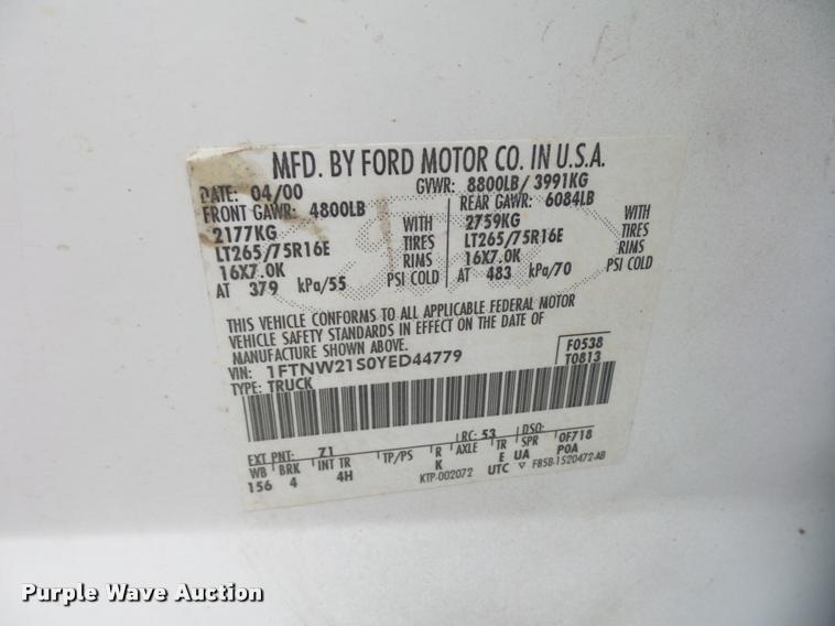 image for item J1525 2000 Ford F250 Super Duty Crew Cab pickup truck