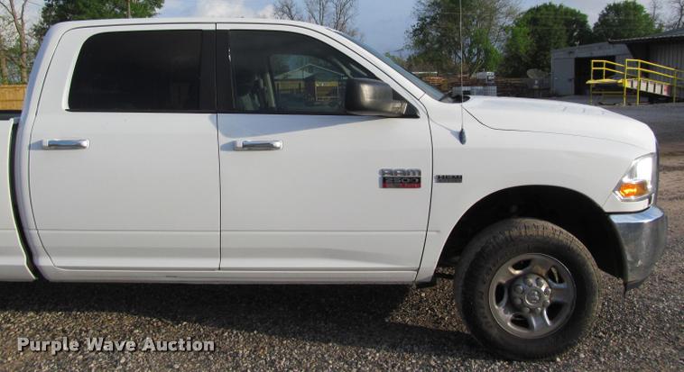 image for item J2558 2011 Dodge Ram 2500 HD Crew Cab pickup truck