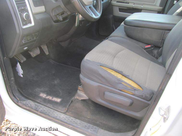 image for item J2558 2011 Dodge Ram 2500 HD Crew Cab pickup truck