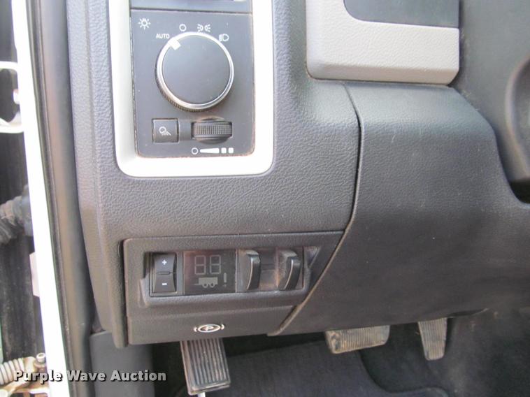 image for item J2558 2011 Dodge Ram 2500 HD Crew Cab pickup truck