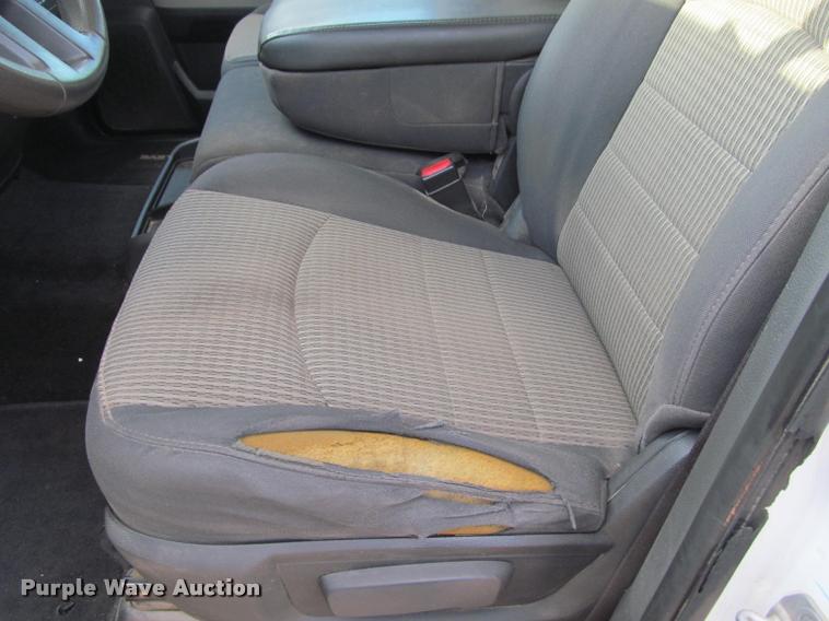 image for item J2558 2011 Dodge Ram 2500 HD Crew Cab pickup truck