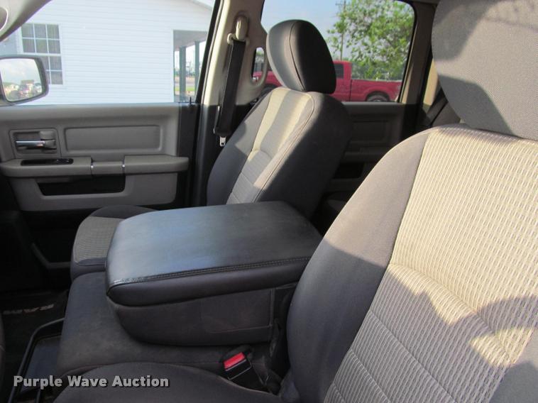 image for item J2558 2011 Dodge Ram 2500 HD Crew Cab pickup truck