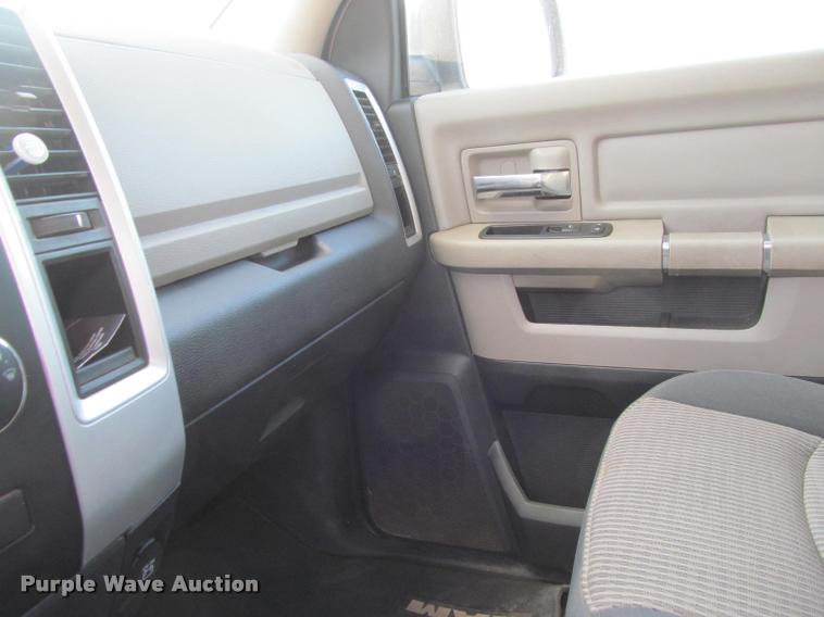 image for item J2558 2011 Dodge Ram 2500 HD Crew Cab pickup truck