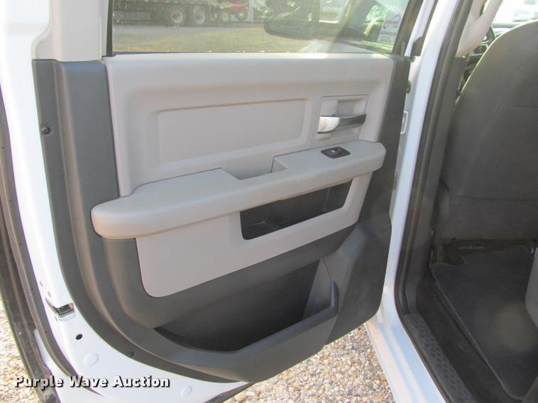image for item J2558 2011 Dodge Ram 2500 HD Crew Cab pickup truck