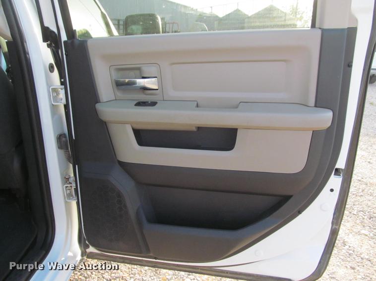 image for item J2558 2011 Dodge Ram 2500 HD Crew Cab pickup truck