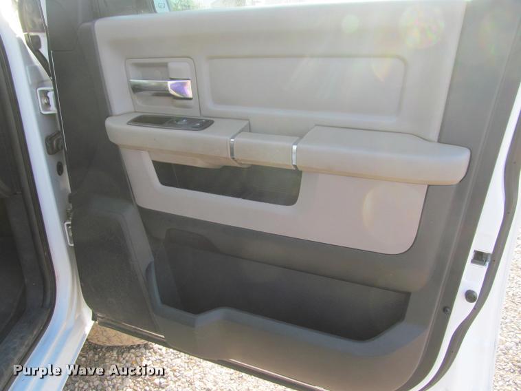image for item J2558 2011 Dodge Ram 2500 HD Crew Cab pickup truck