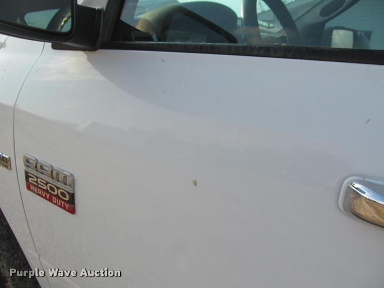 image for item J2558 2011 Dodge Ram 2500 HD Crew Cab pickup truck