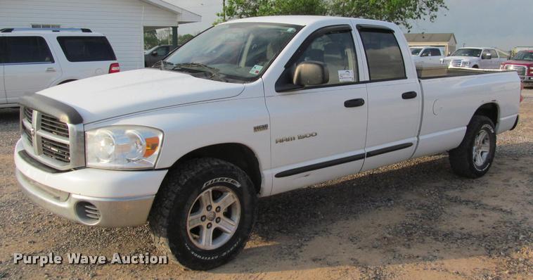 image for item J2559 2007 Dodge Ram 1500 Quad Cab pickup truck