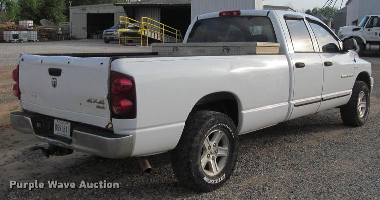 image for item J2559 2007 Dodge Ram 1500 Quad Cab pickup truck