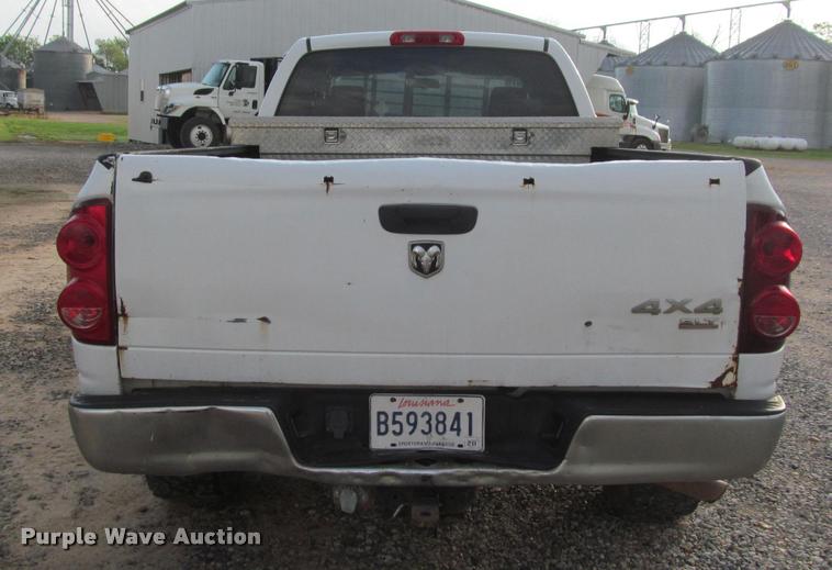 image for item J2559 2007 Dodge Ram 1500 Quad Cab pickup truck