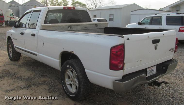 image for item J2559 2007 Dodge Ram 1500 Quad Cab pickup truck