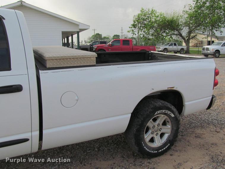image for item J2559 2007 Dodge Ram 1500 Quad Cab pickup truck