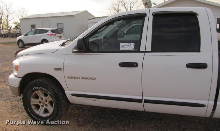 image for item J2559 2007 Dodge Ram 1500 Quad Cab pickup truck