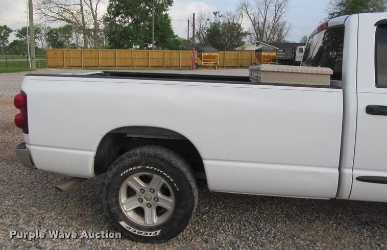 image for item J2559 2007 Dodge Ram 1500 Quad Cab pickup truck