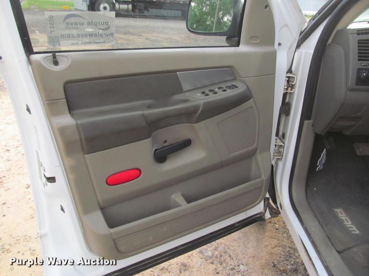 image for item J2559 2007 Dodge Ram 1500 Quad Cab pickup truck