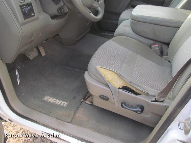 image for item J2559 2007 Dodge Ram 1500 Quad Cab pickup truck