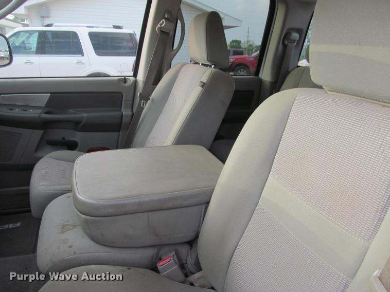 image for item J2559 2007 Dodge Ram 1500 Quad Cab pickup truck