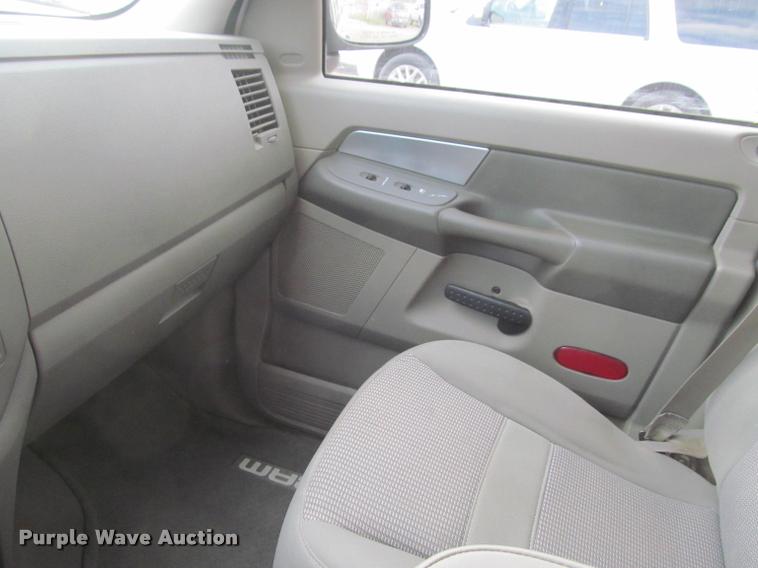 image for item J2559 2007 Dodge Ram 1500 Quad Cab pickup truck