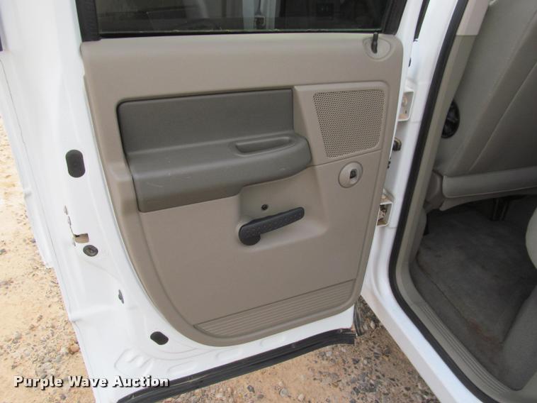 image for item J2559 2007 Dodge Ram 1500 Quad Cab pickup truck