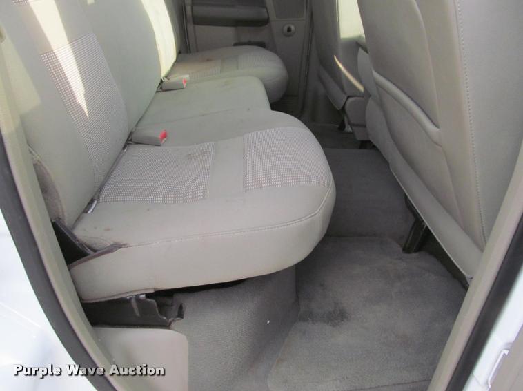 image for item J2559 2007 Dodge Ram 1500 Quad Cab pickup truck