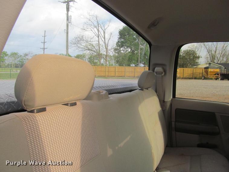 image for item J2559 2007 Dodge Ram 1500 Quad Cab pickup truck