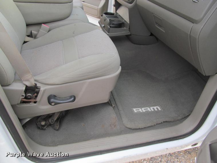 image for item J2559 2007 Dodge Ram 1500 Quad Cab pickup truck