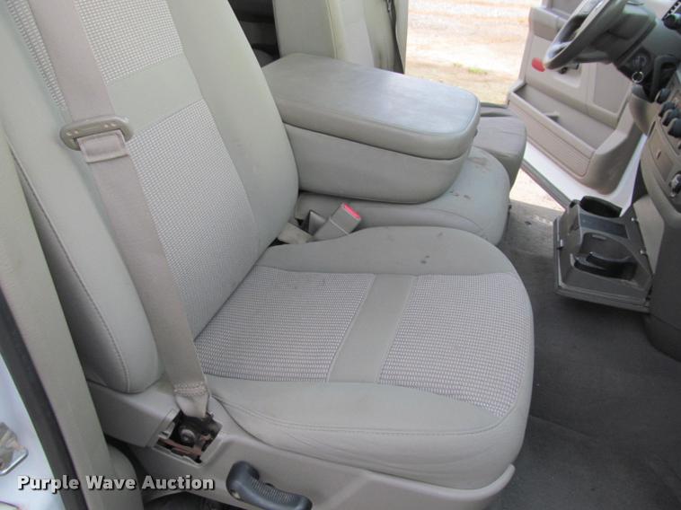 image for item J2559 2007 Dodge Ram 1500 Quad Cab pickup truck